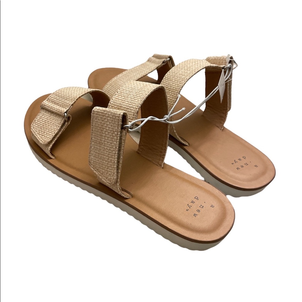 A New day Women's Sandals llliana Two Band Natural Size 9.5 NWT - Picture 4 of 5